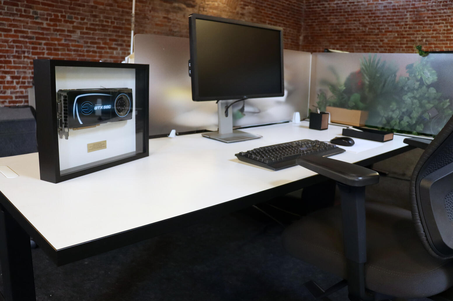Desk View: Think Mode