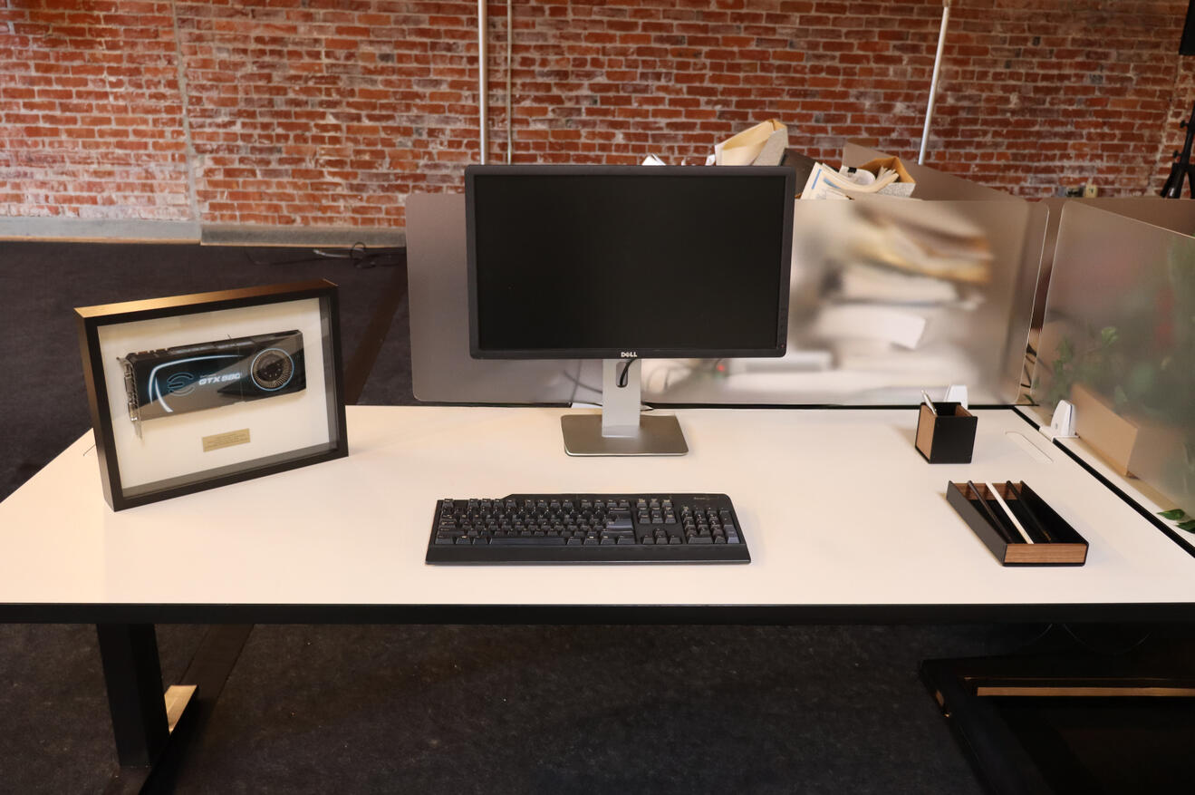 Desk View: Think Mode